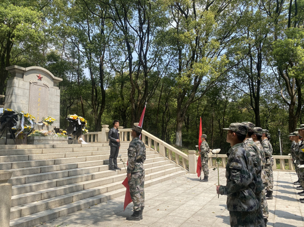 南昌向遠軌道技術(shù)學(xué)校赴方志敏烈士陵園開展2023年“清明祭英烈”主題教育活動