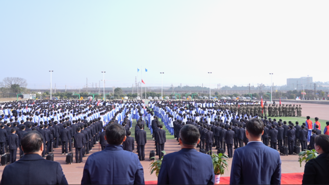 南昌向遠(yuǎn)軌道技術(shù)學(xué)校舉行2023年度學(xué)生技能競賽暨國家獎(jiǎng)學(xué)金表彰大會(huì)