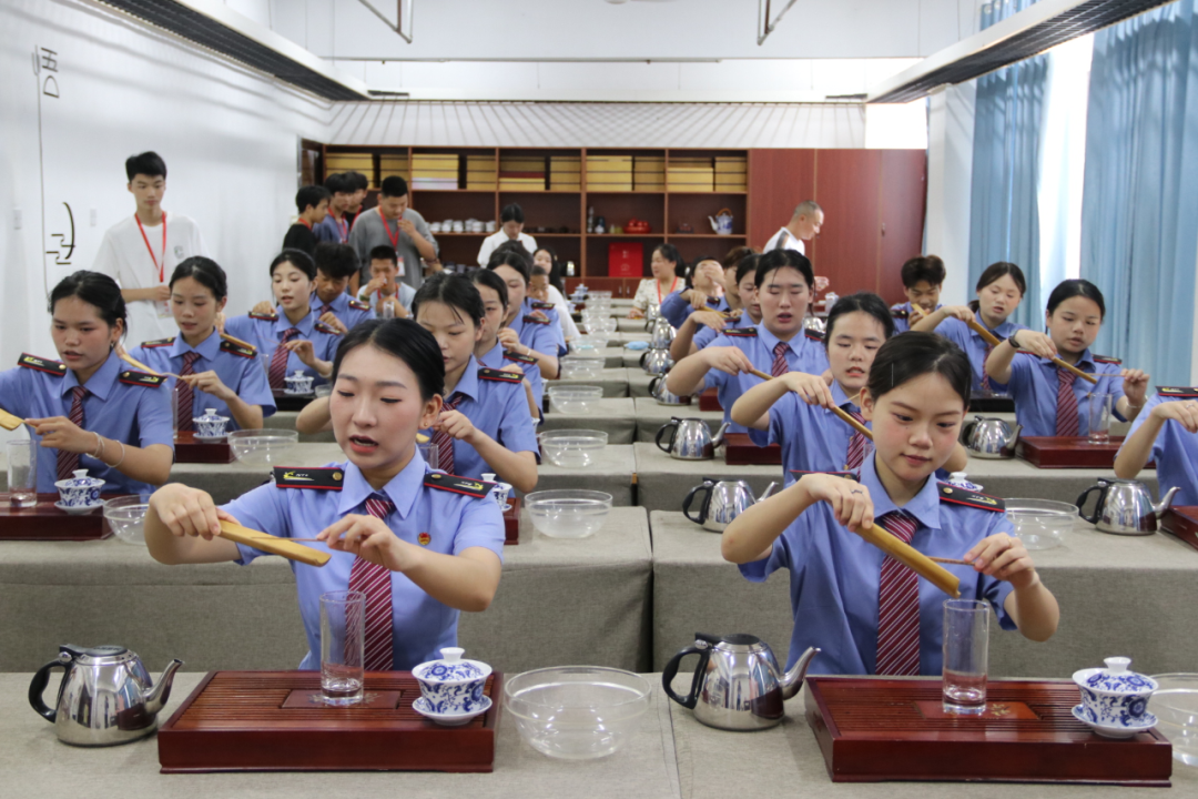 2024年南昌向遠(yuǎn)軌道技術(shù)學(xué)校“職業(yè)教育校園開(kāi)放日”活動(dòng)圓滿(mǎn)落幕