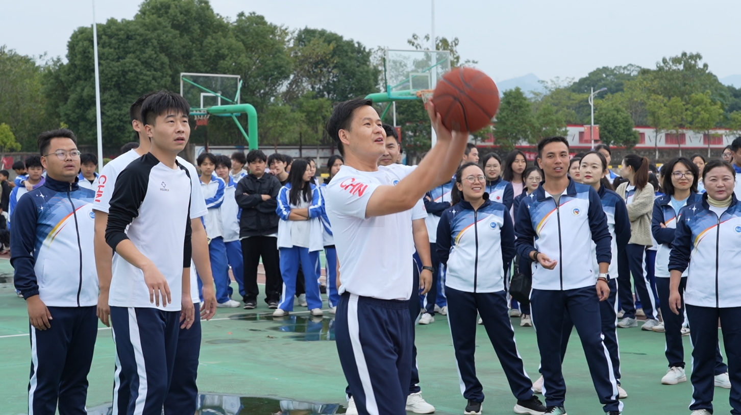 熱烈祝賀南昌向遠(yuǎn)軌道技術(shù)學(xué)校第十七屆運(yùn)動會圓滿閉幕