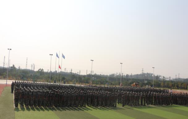 南昌向遠軌道技術學校2019級新生開學典禮暨軍訓匯演表彰大會隆重舉行