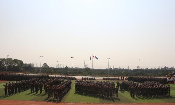 南昌向遠軌道技術學校2019級新生開學典禮暨軍訓匯演表彰大會隆重舉行